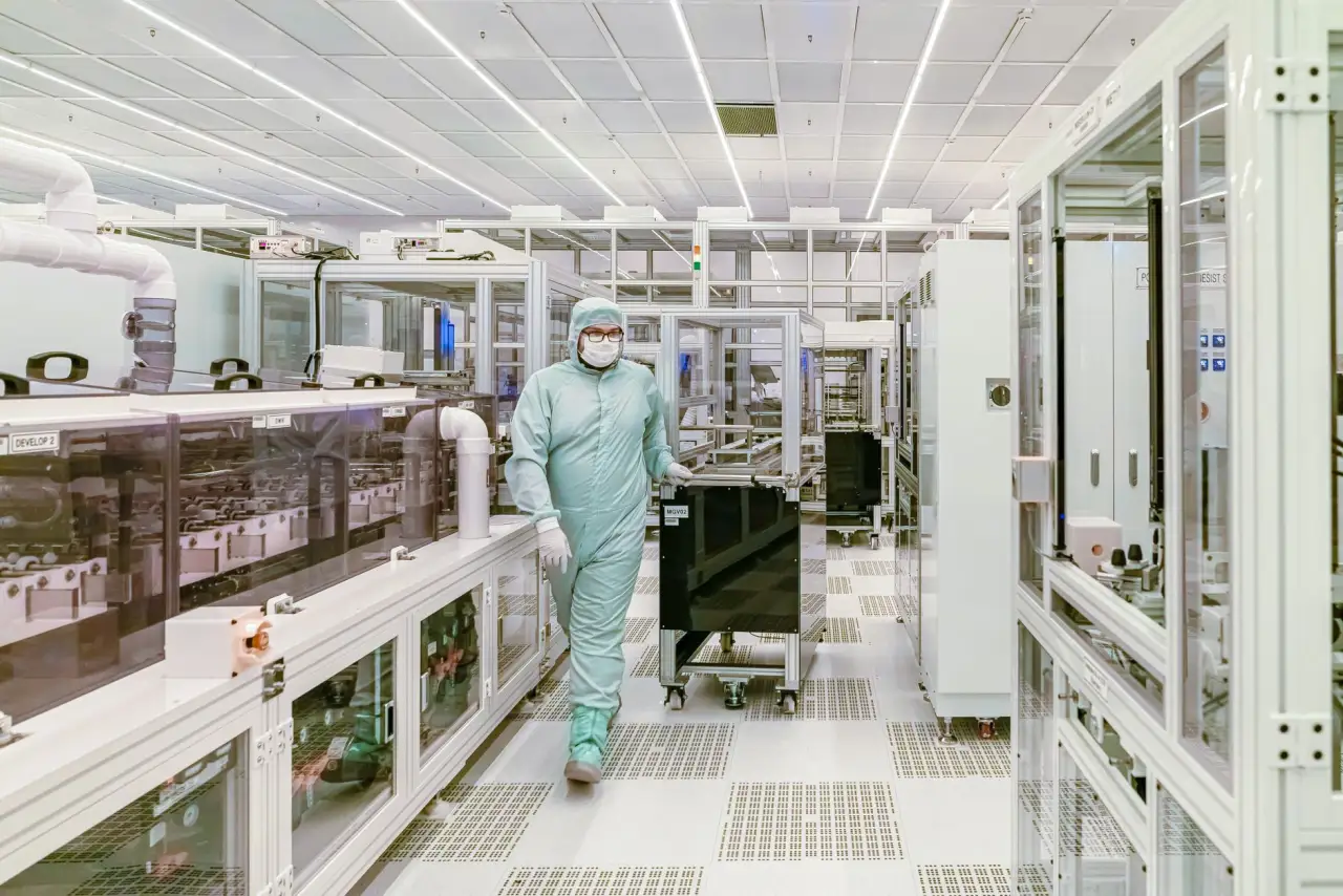 深圳商标注册与版权登记协同策略：构建知识产权壁垒全指南